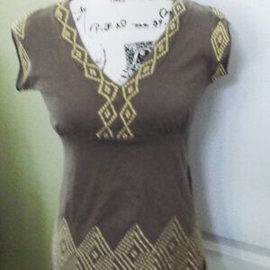 💕 3/$25 💕BCBG Max Azria Tribal V Neck Top S